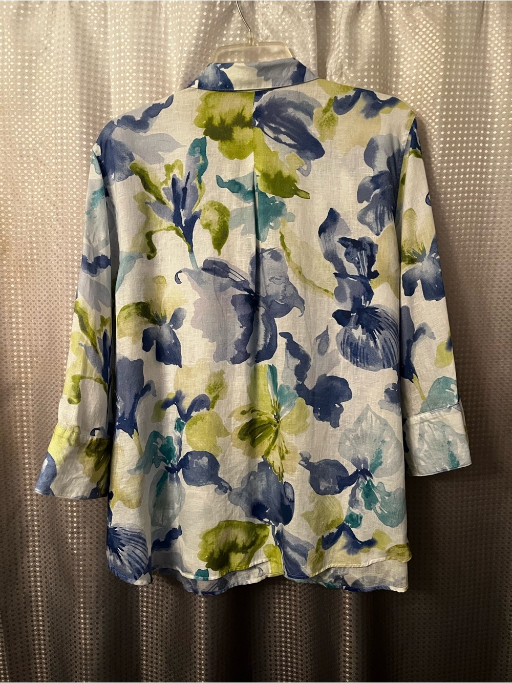 Chico's Blue, Green & White Floral No Iron Linen Blouse - Picture 3 of 3